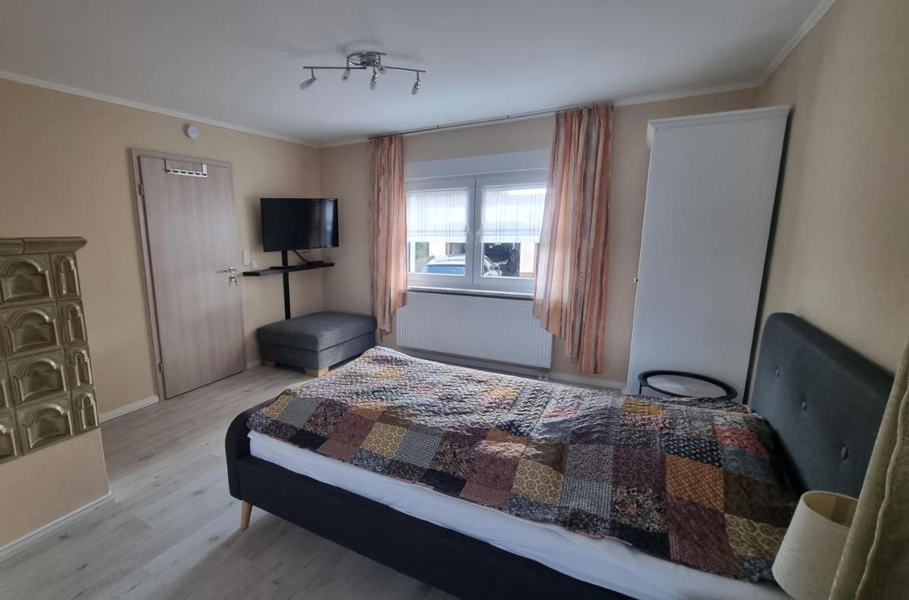 Unter Der Linde Apartment Sankt Wendel Bagian luar foto