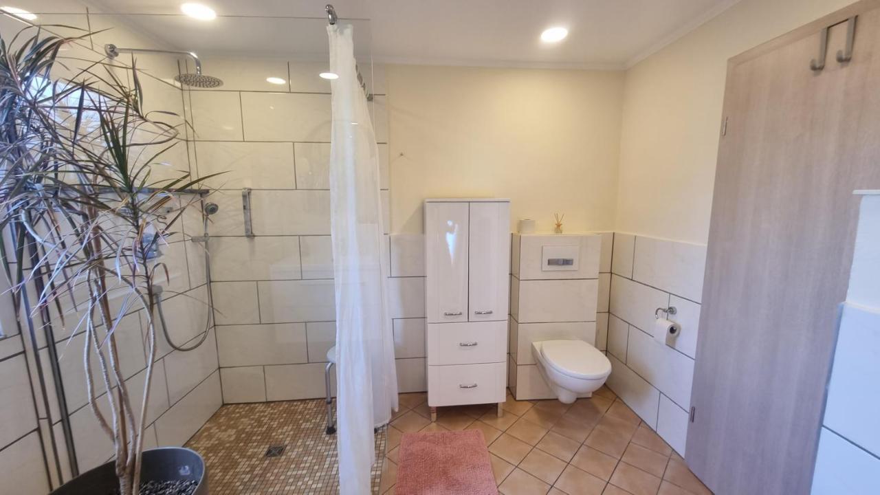 Unter Der Linde Apartment Sankt Wendel Bagian luar foto