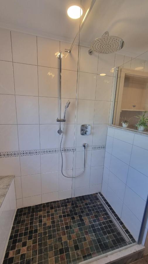 Unter Der Linde Apartment Sankt Wendel Bagian luar foto