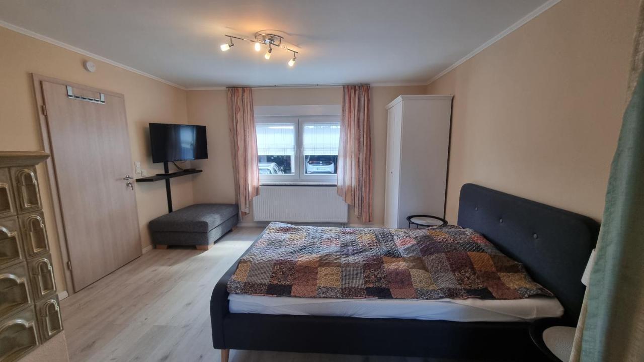 Unter Der Linde Apartment Sankt Wendel Bagian luar foto