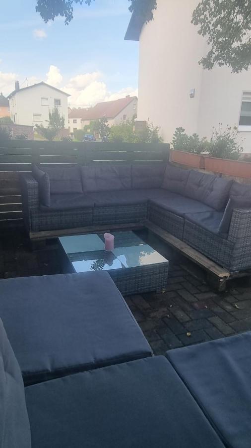 Unter Der Linde Apartment Sankt Wendel Bagian luar foto